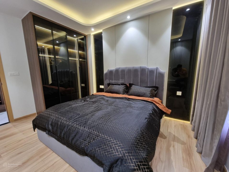 Fully Furnished 1-Bedroom Apartment in Screc Tower, District 3, Ho Chi Minh City