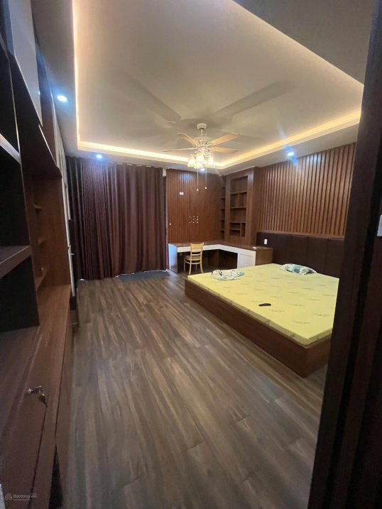 4-Floor House with 6 Bedrooms, Full Furniture