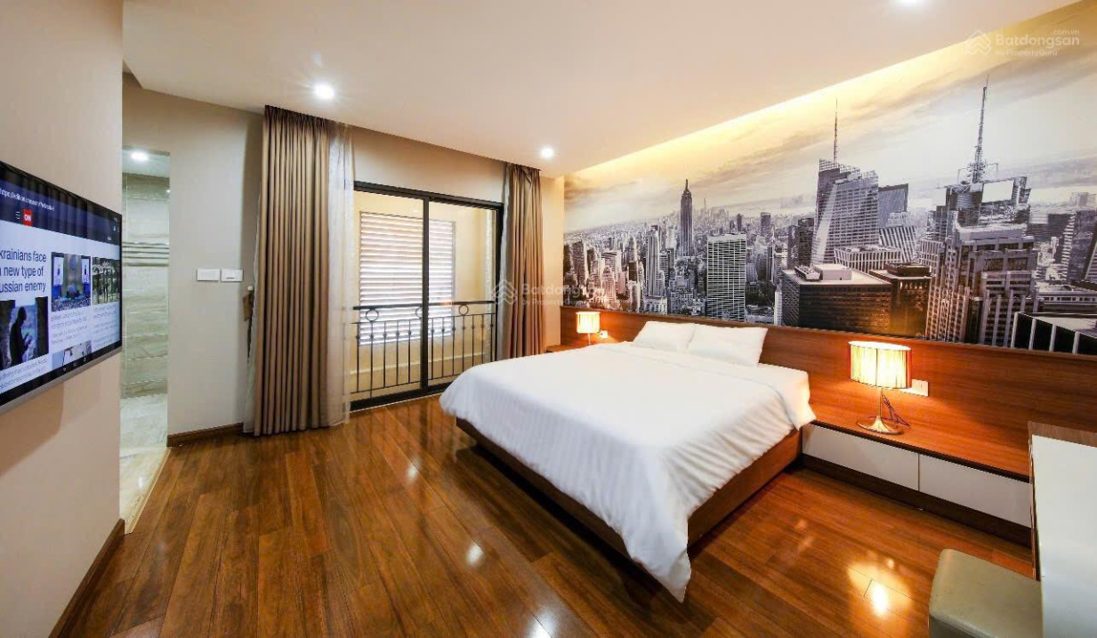 Modern 2-Bedroom Apartment with City Views