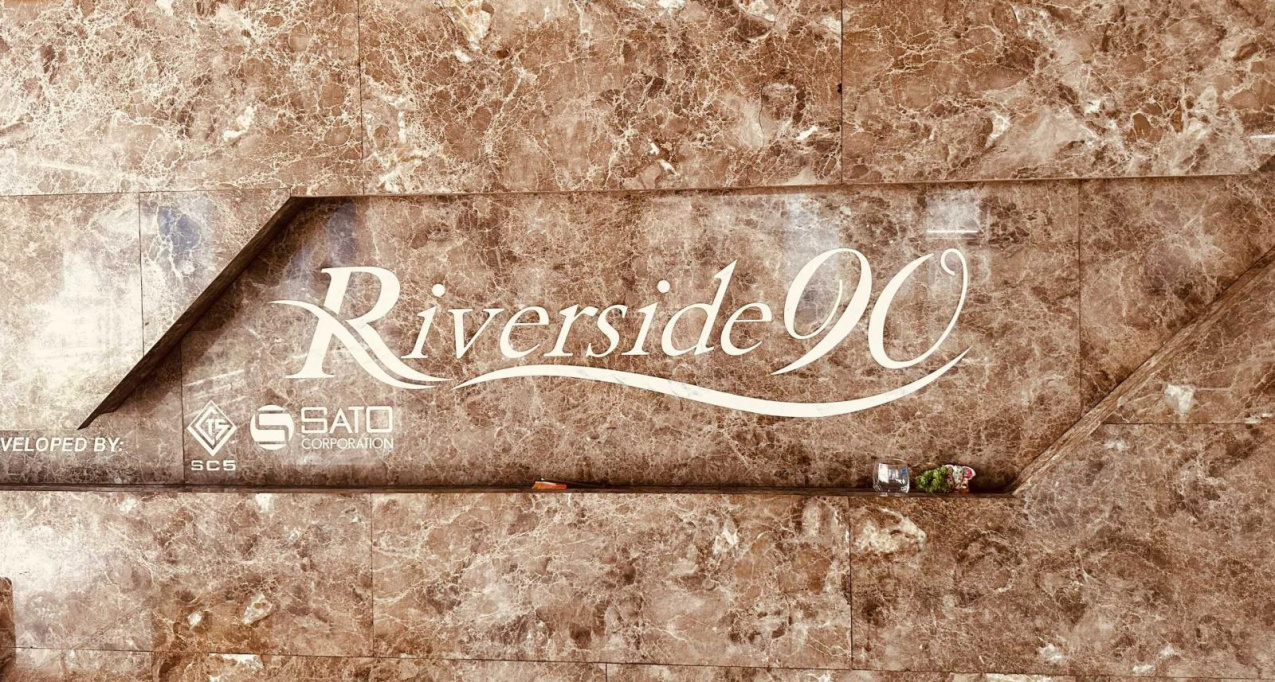 Modern 1-Bedroom Apartment at Riverside 90
