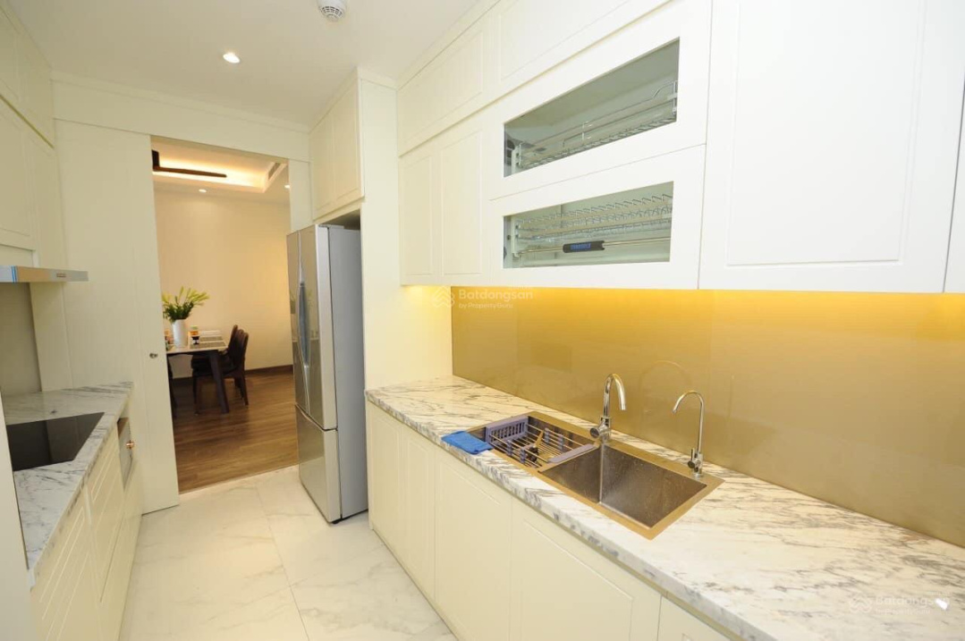 Modern 2-Bedroom Apartment with Stunning Views