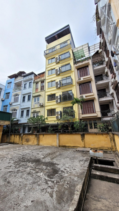 Modern 40m² Studio with Parking in Hanoi