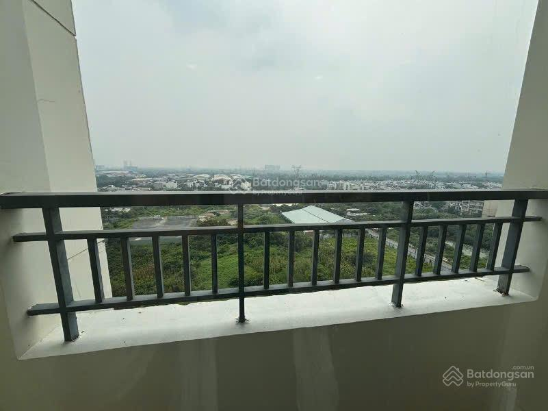 2-Bedroom Apartment with Balcony and City View