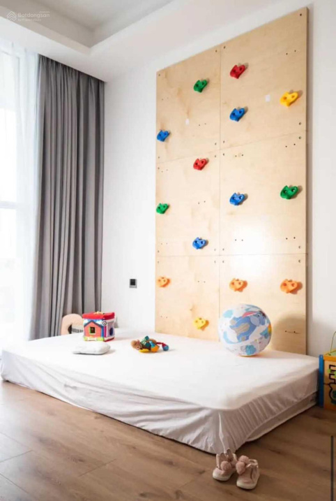 Luxurious 3-Bedroom Sarina Apartment with Resort Amenities