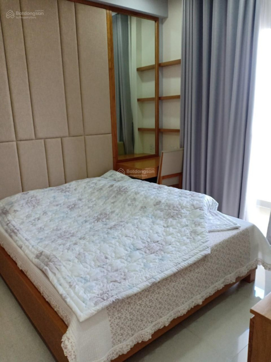 Modern 1-Bedroom Apartment at Riverside 90