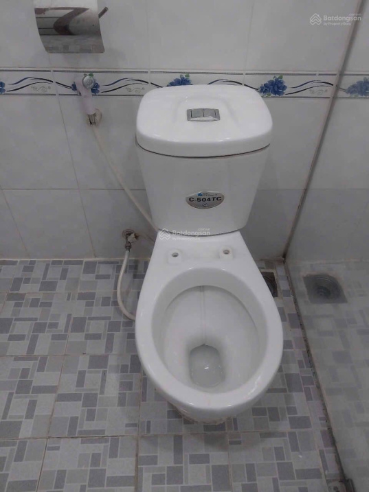 Spacious 3-Bedroom House for Rent on Phan Van Tri Street