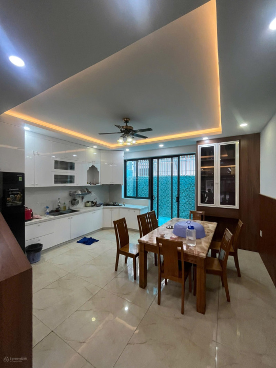 4-Floor House with 6 Bedrooms, Full Furniture