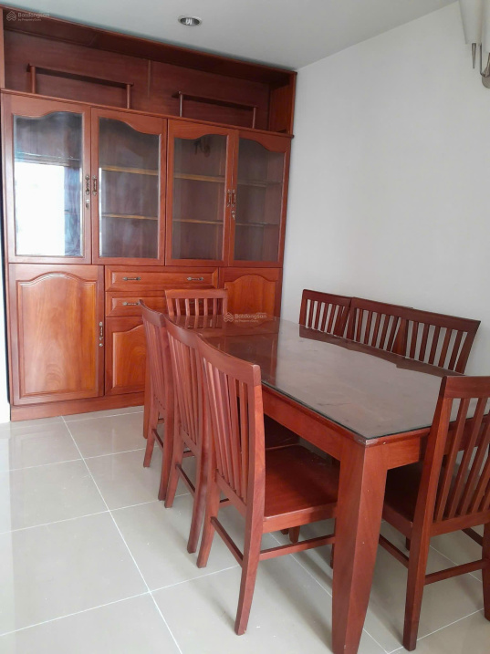 Modern 2-Bed Corner Apartment with Full Furniture
