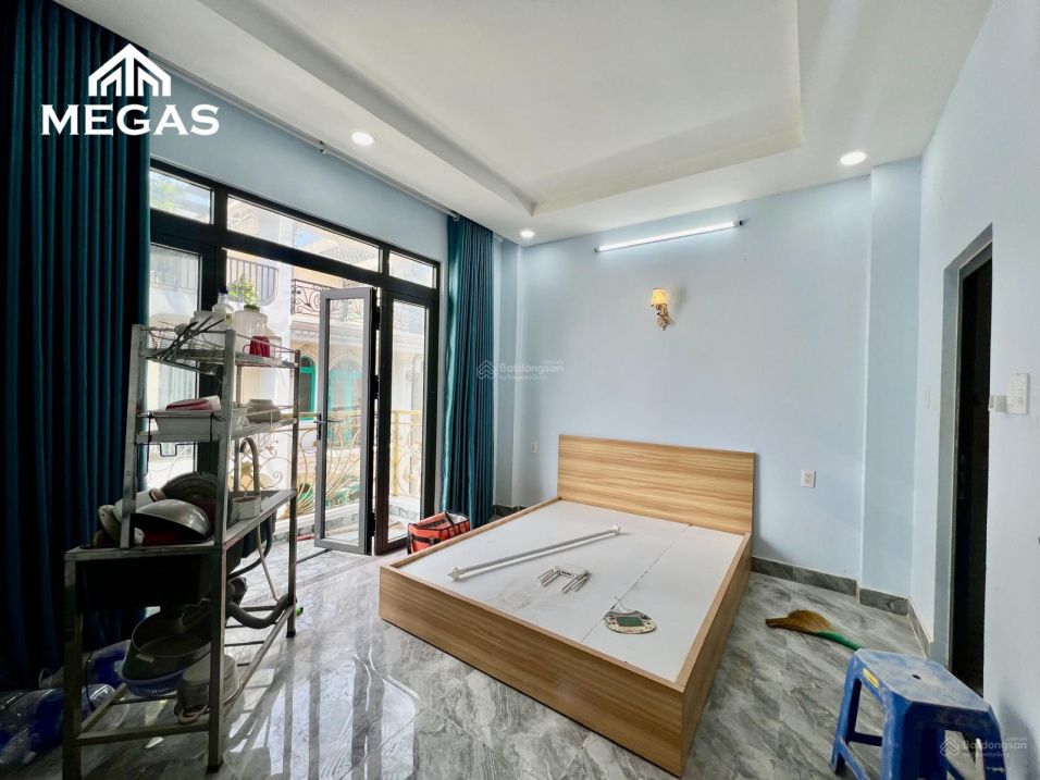 Modern Studio Apartment with City View Balcony