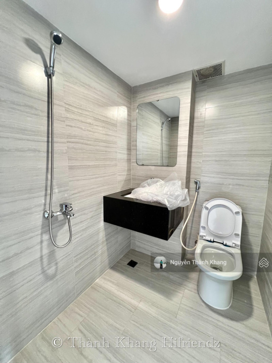 New Modern Studio Apartment Near City Center