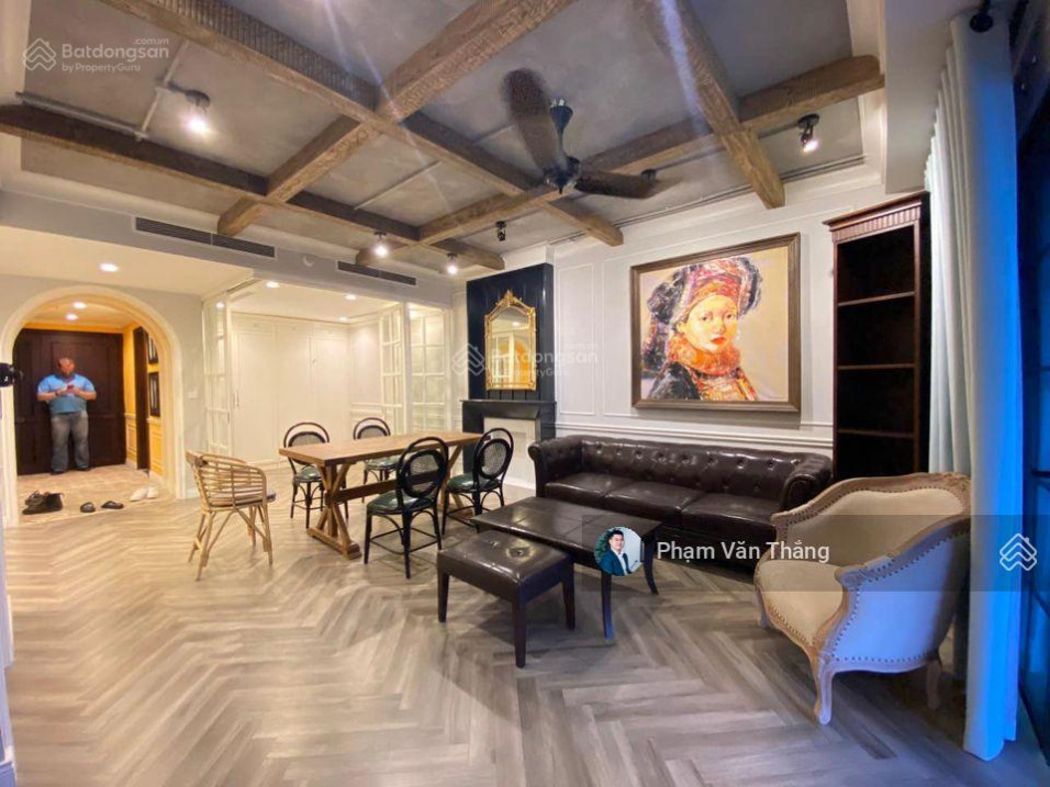 Modern 2-Bed Apartment in Sunshine Riverside