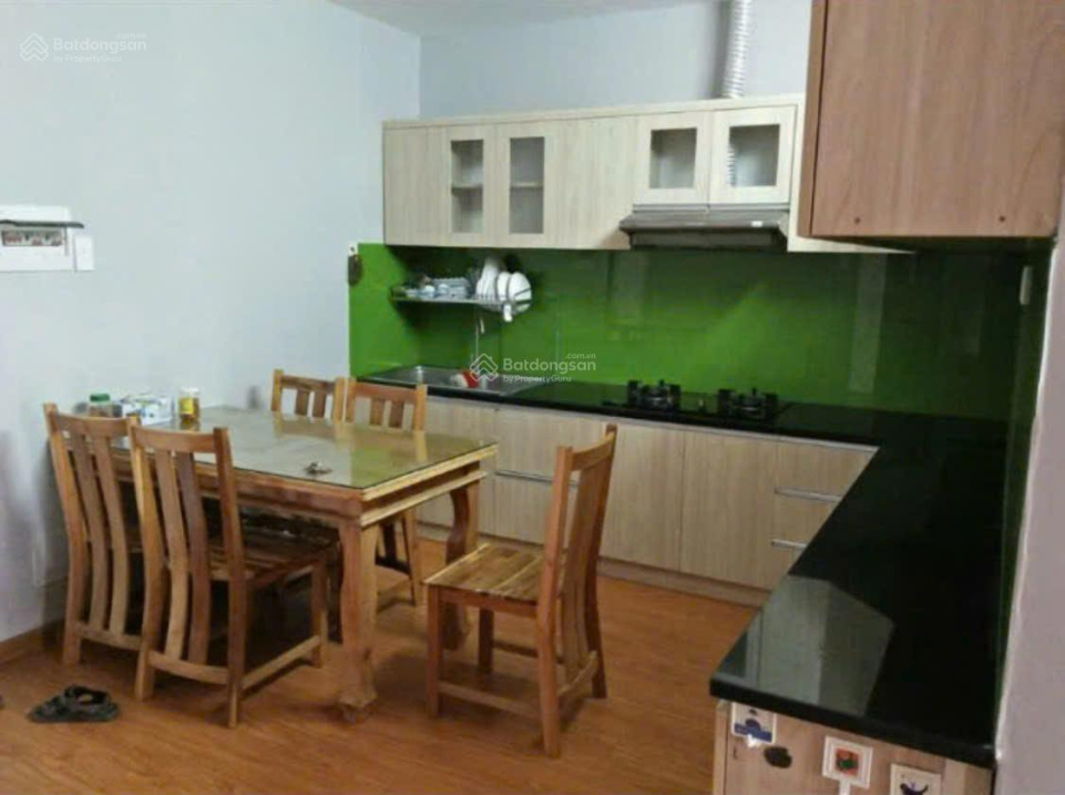 Furnished 1-Bedroom Apartment with Modern Kitchen