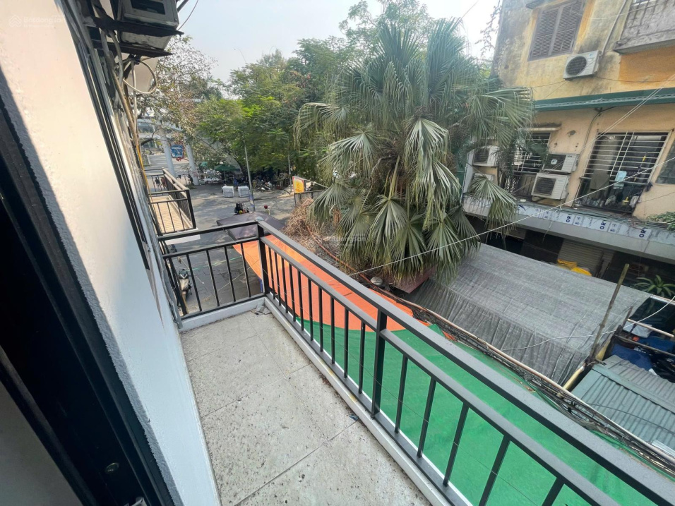 Spacious 70m² Corner Unit with Balcony