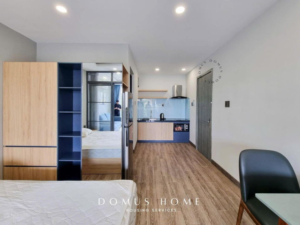 Modern Studio Apartment with Balcony in District 11