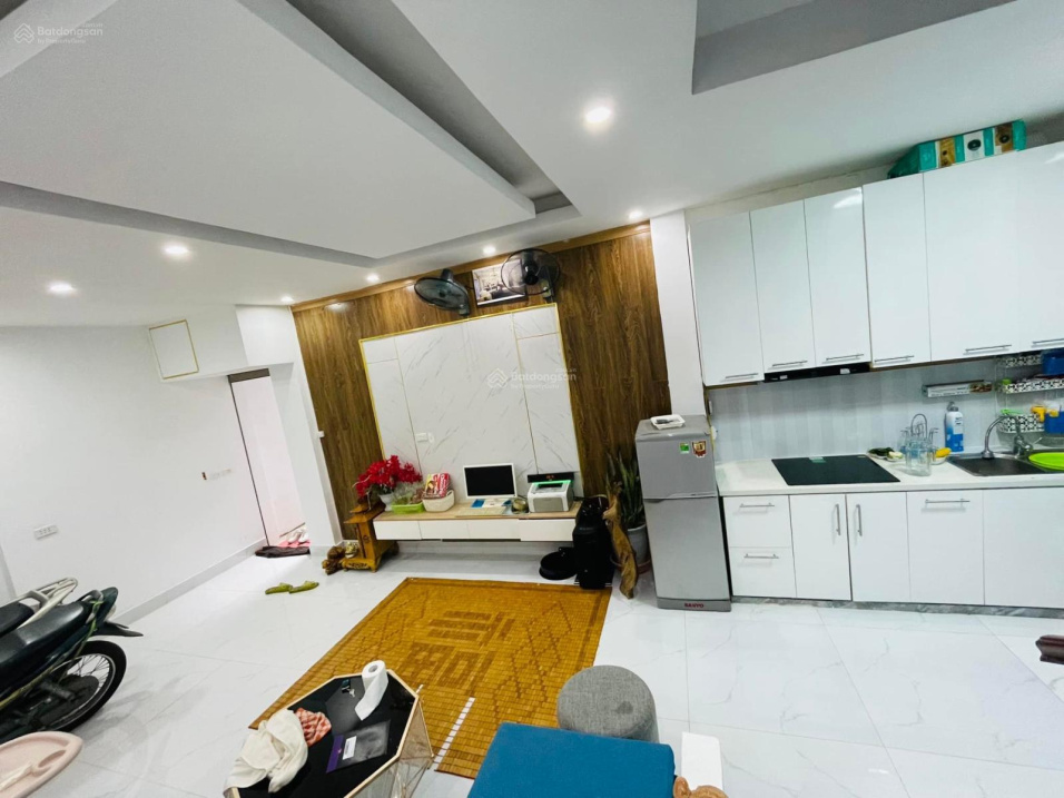 5-Floor House with Kitchen in Hoang Quoc Viet
