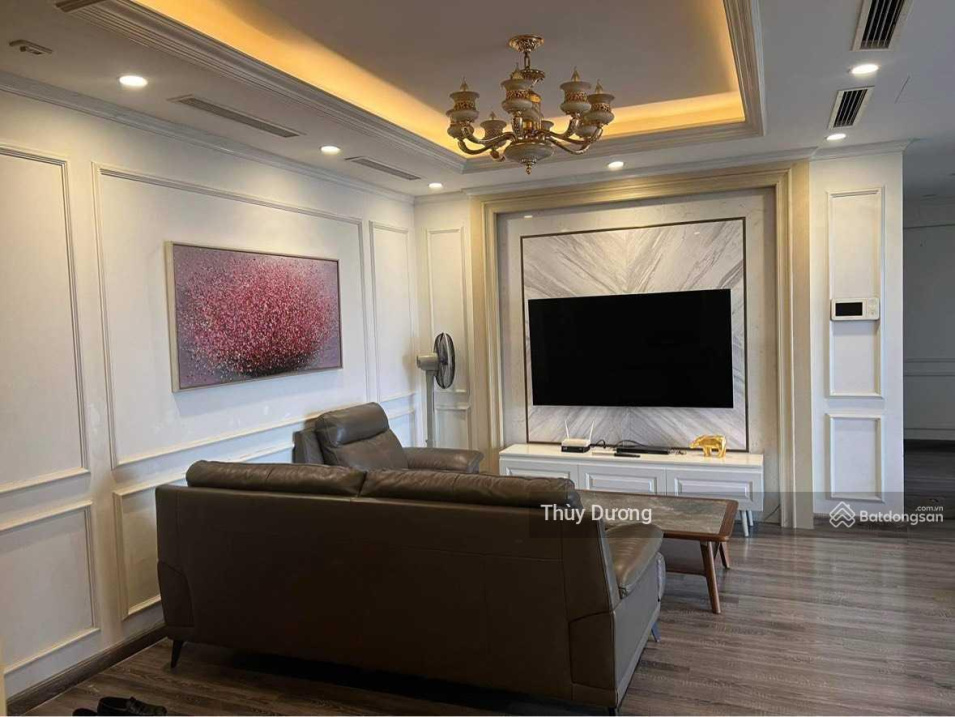 Luxury 3-Bedroom Apartment in Hong Kong Tower