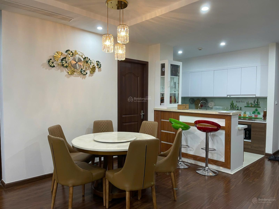 Modern 3-Bedroom Apartment on To Huu Road