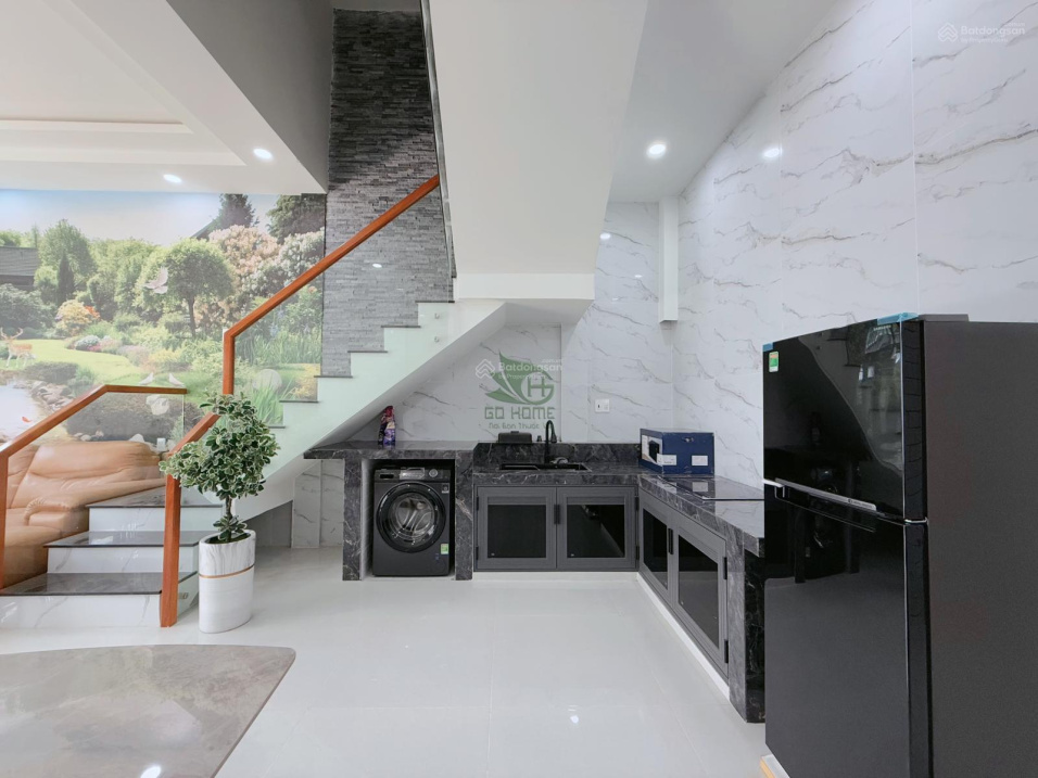 Modern 3-Bedroom House with Full Furnishings