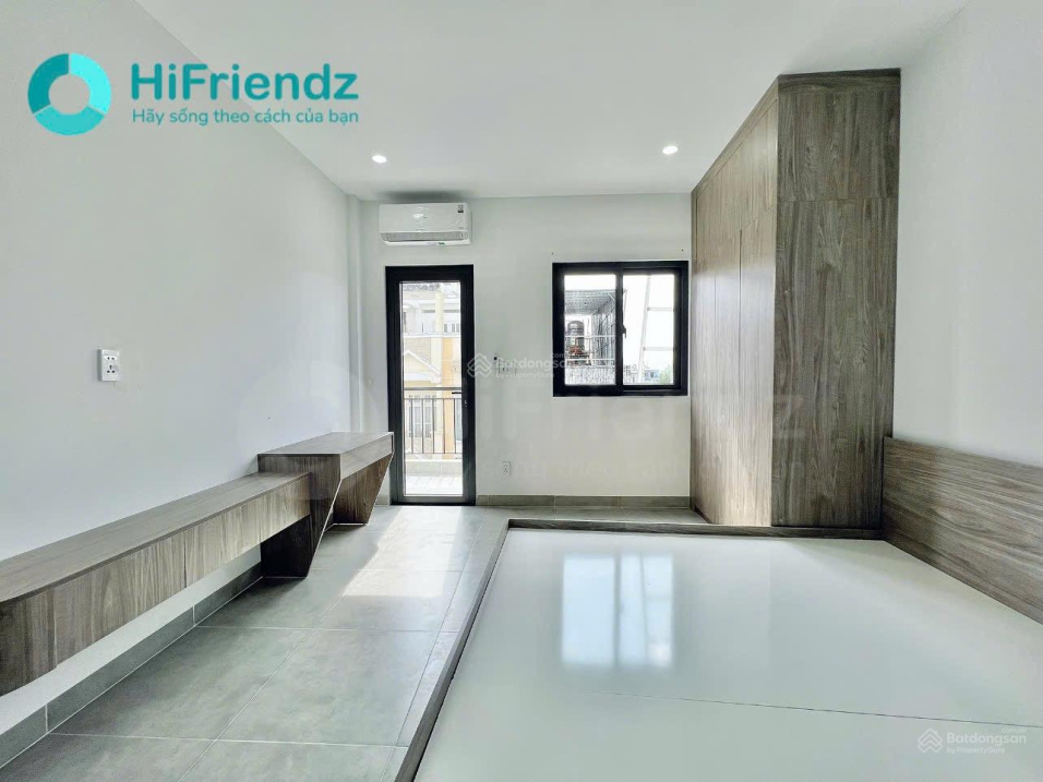 Modern 40m² Studio Apartment with Balcony