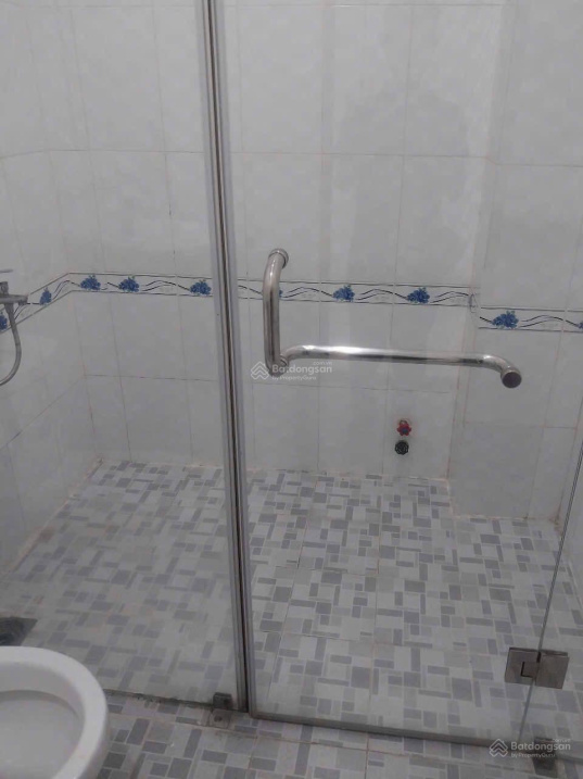 Spacious 3-Bedroom House for Rent on Phan Van Tri Street