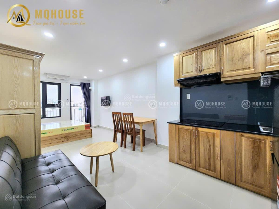 Modern Studio Apartment with Balcony and Full Amenities