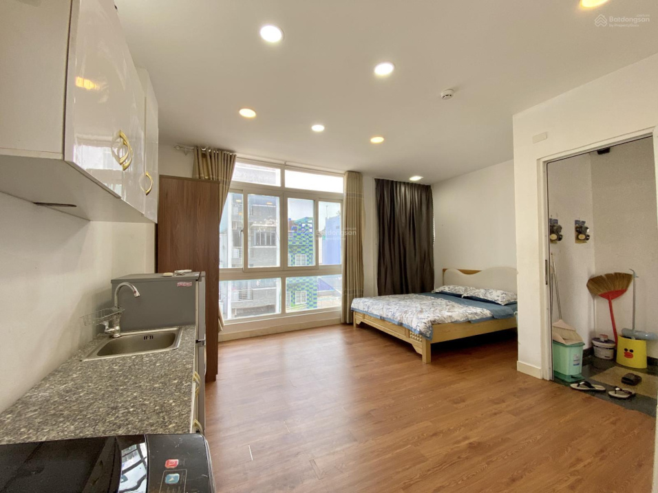 Modern Studio Apartment with Full Amenities