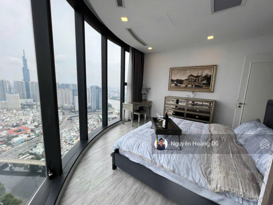 Luxury 2-Bedroom Apartment with Panoramic City Views