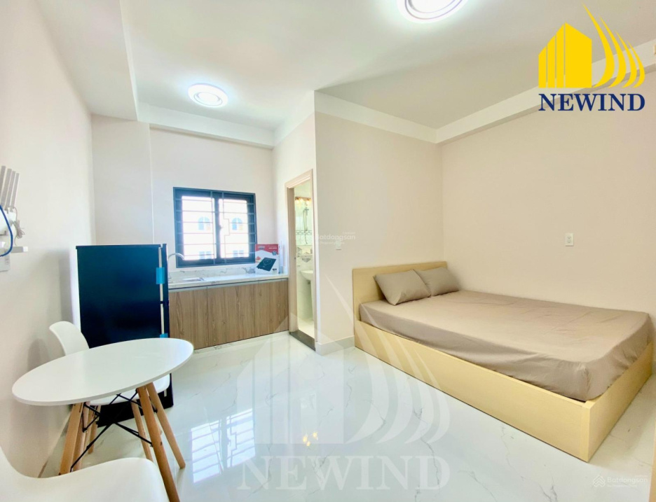 Modern Studio Apartment with Balcony in District 7