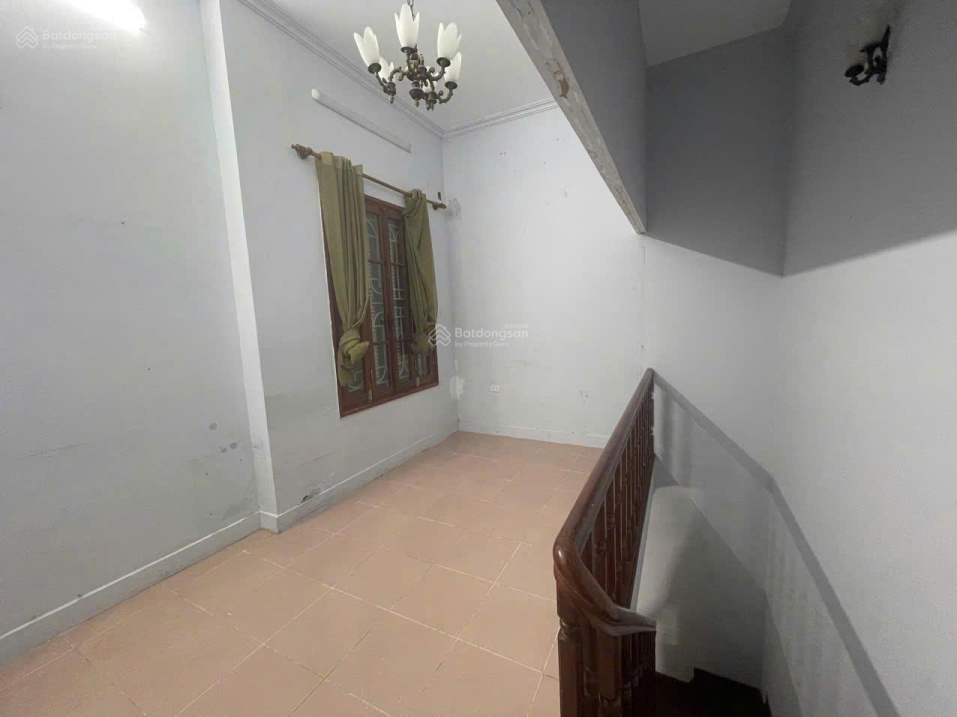 Spacious House Near Hàng Chuối Street