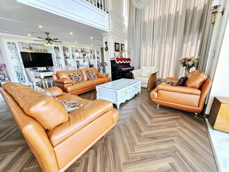 Luxurious 145m² Apartment with Designer Interior