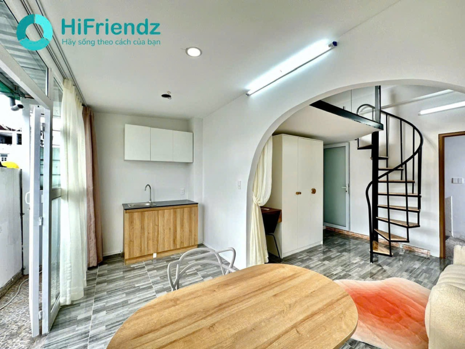 Duplex Apartment with Balcony near Vạn Hạnh Mall