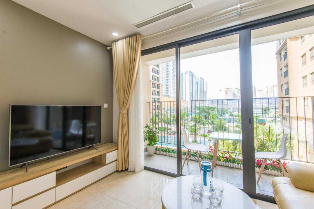 Luxury 3-Bed Diamond Tower Apartment with Pool