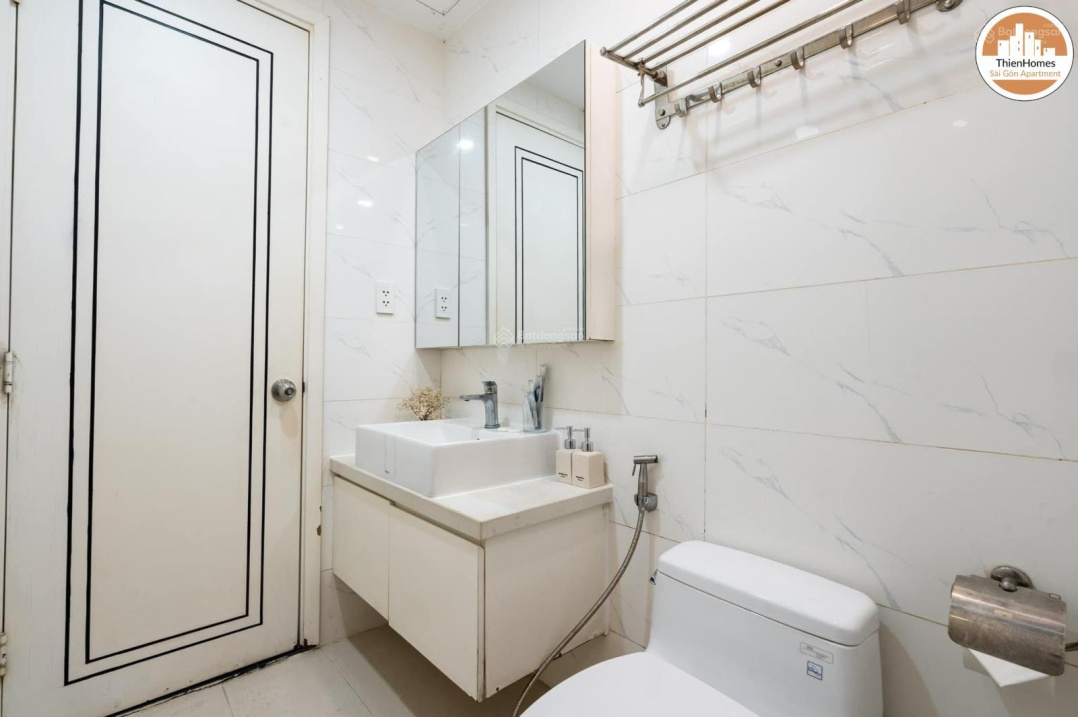 Modern 57m² Apartment with Designer Kitchen