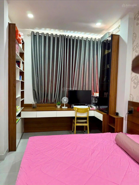 4-Story House with 5 Bedrooms and Parking Near Le Hong Phong