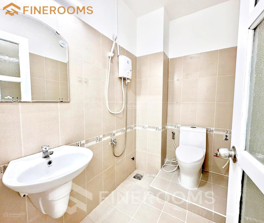 Modern 2BR Apartment with Washing Machine in Tan Binh