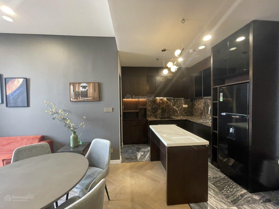 Modern 2-bedroom apartment with designer interior
