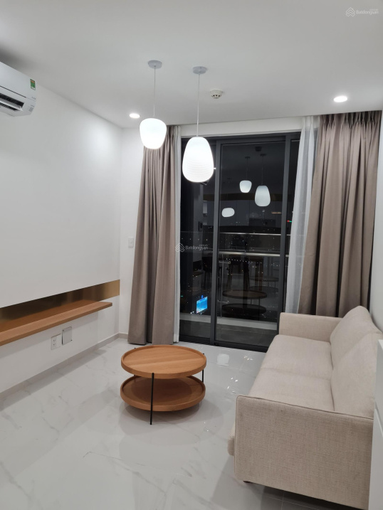 2-Bedroom Apartment with City and River Views