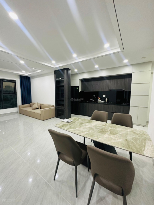 Luxury Oceanview Apartment Near Hon Chong Beach