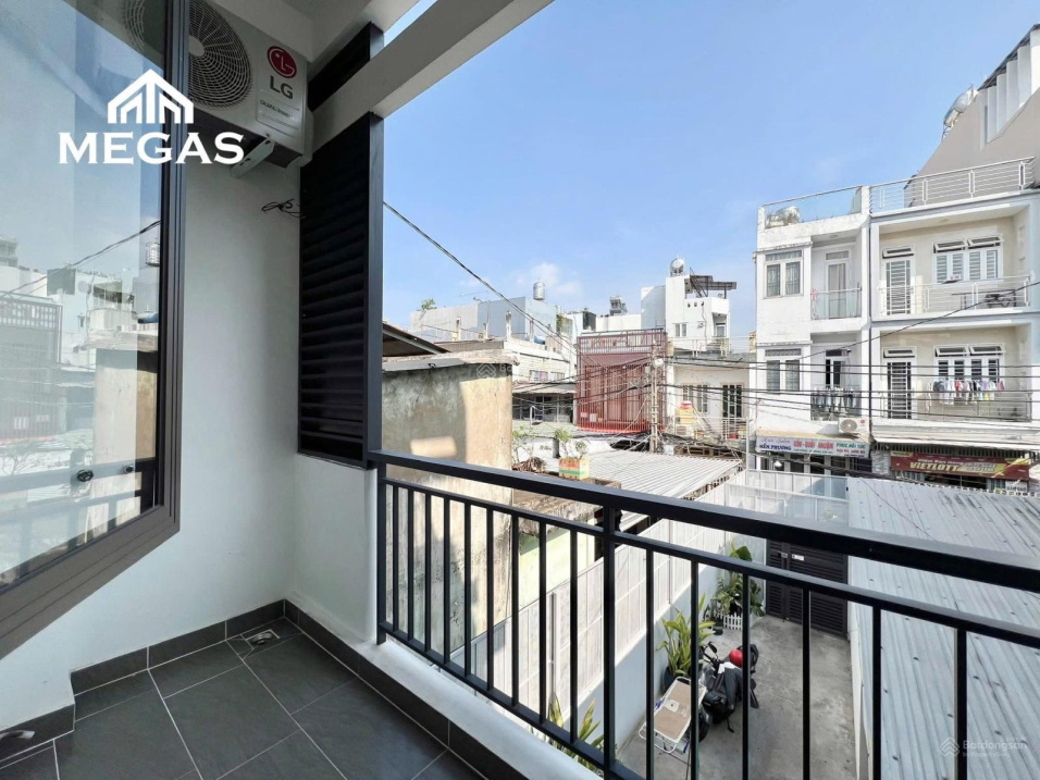 Modern Compact Studio Apartment in Nguyen Khoai, District 4