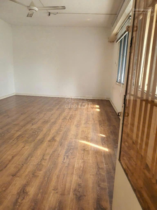 Spacious 2-Bedroom Apartment at 141 Đậng Văn Ngữ, Phú Nhuận District