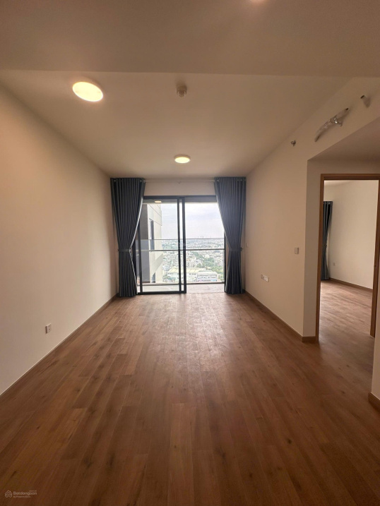 Modern Apartment with Basic Furnishings and Air Conditioning