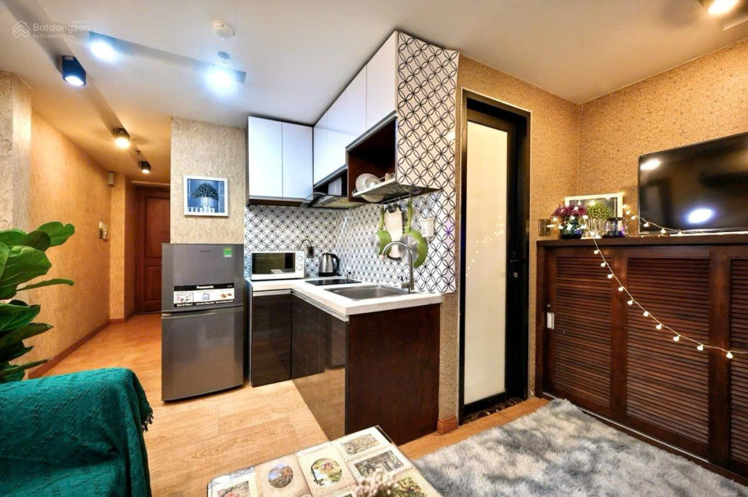 Modern Studio with Designer Interior in District 1