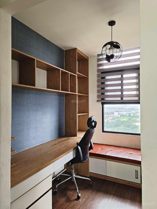 Modern 2-Bedroom Apartment with Designer Interior