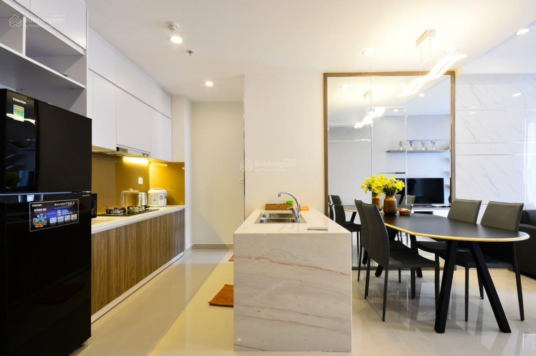 Modern Studio and 1-2 Bedroom River Gate Apartments