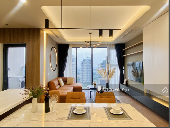 Large 3-Bedroom Apartment with City Views