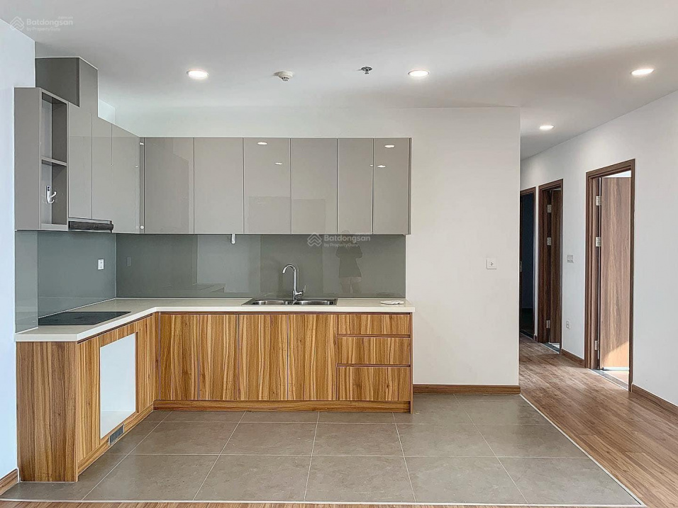 Modern Apartment with City Views and Basic Furnishings