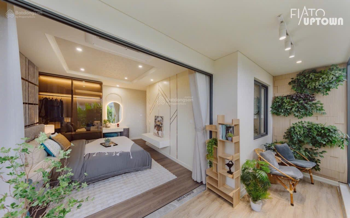 Modern 2-Bedroom Townhouse with Lake View
