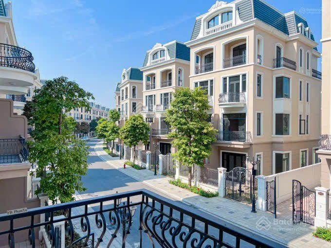Lakeside Semi-Detached Villa in Vinhomes Ocean Park