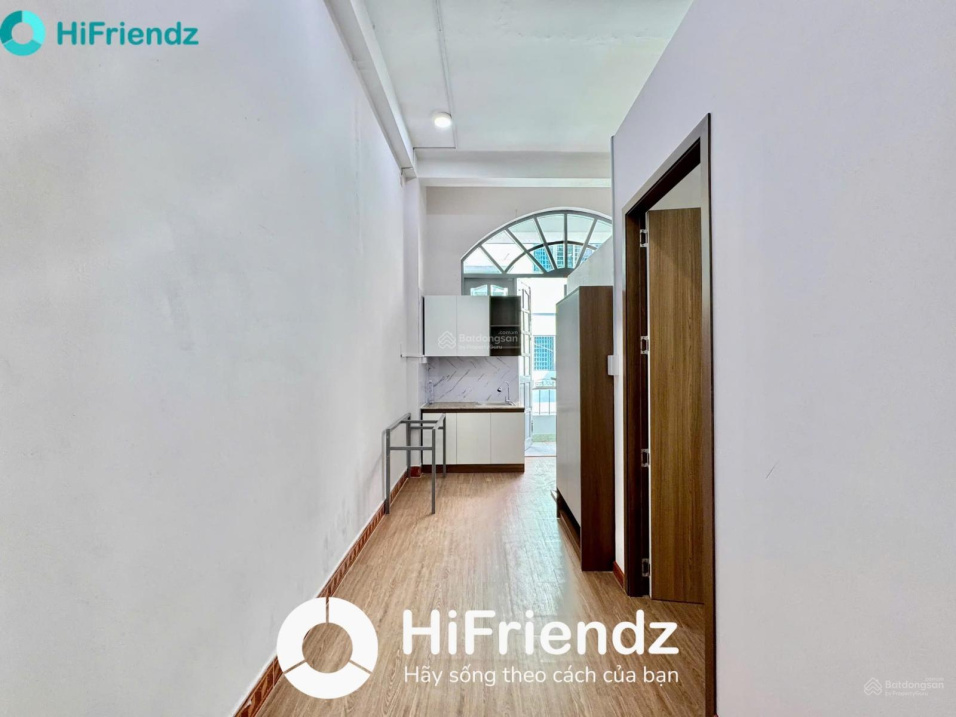 Modern 2-Bedroom Apartment with Balcony in Tran Van Quang