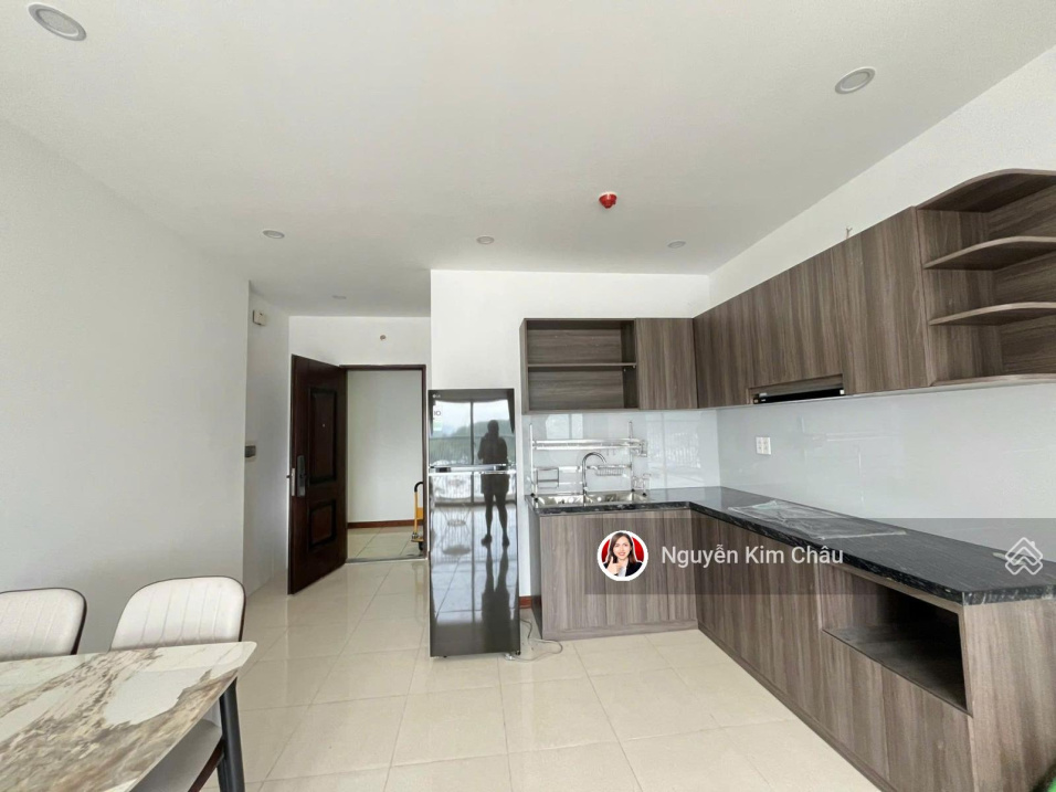 Modern 2-Bedroom Apartment with Sea View
